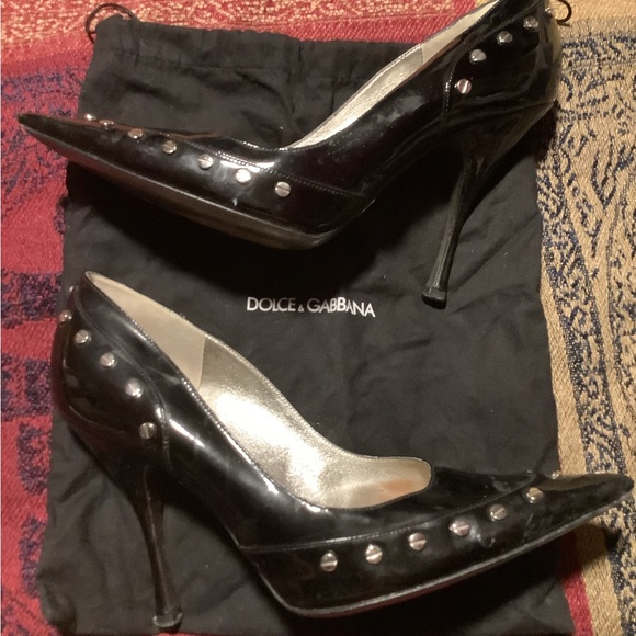 “Dolce & Gabbana” black patent leather high heels with silver studs - Picture 3 of 4